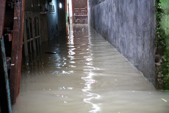 Flash Flood Protection and Safety Tips Flash Flood Protection and Safety Tips